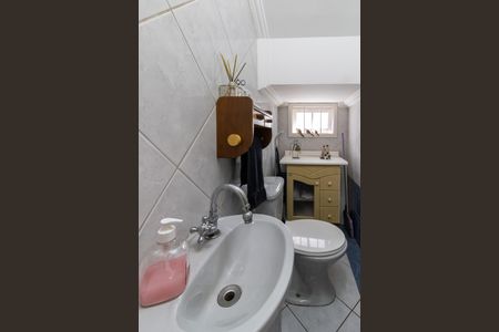 Casa à venda com 150m², 3 quartos e 2 vagas Casa à venda com 150m², 3 quartos e 2 vagasLavabo