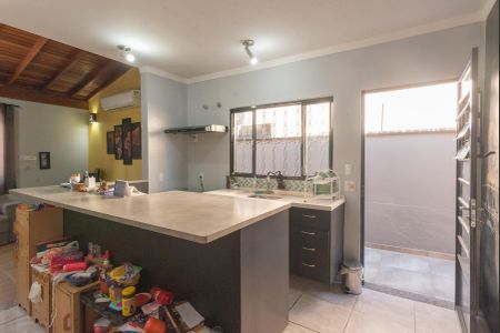 Casa à venda com 142m², 3 quartos e 2 vagas Casa à venda com 142m², 3 quartos e 2 vagasCozinha