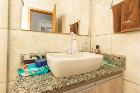 Casa à venda com 142m², 3 quartos e 2 vagas Casa à venda com 142m², 3 quartos e 2 vagasBanheiro Social