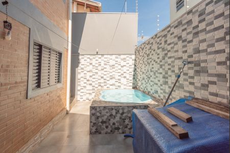 Casa à venda com 142m², 3 quartos e 2 vagas Casa à venda com 142m², 3 quartos e 2 vagasÁrea comum - Piscina