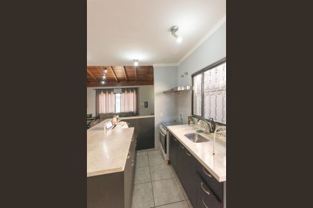 Casa à venda com 142m², 3 quartos e 2 vagas Casa à venda com 142m², 3 quartos e 2 vagasCozinha