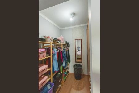 Casa à venda com 142m², 3 quartos e 2 vagas Casa à venda com 142m², 3 quartos e 2 vagasCloset da Suíte