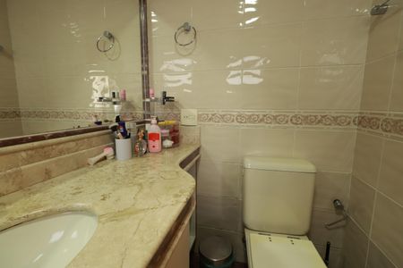 Apartamento à venda com 205m², 4 quartos e 2 vagasBanheiro da Suíte 1