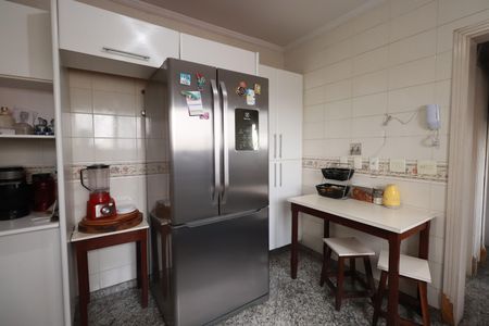 Apartamento à venda com 205m², 4 quartos e 2 vagasCozinha