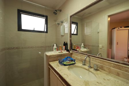 Apartamento à venda com 205m², 4 quartos e 2 vagasBanheiro da Suíte 1