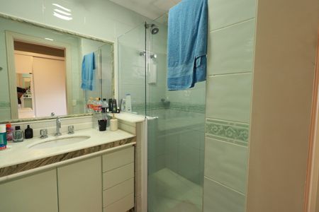 Apartamento à venda com 205m², 4 quartos e 2 vagasBanheiro da Suíte 3