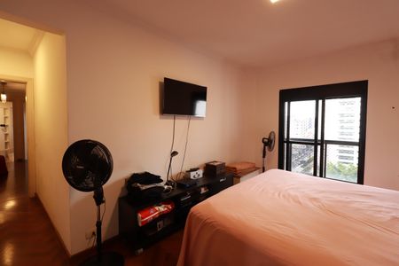 Apartamento à venda com 205m², 4 quartos e 2 vagasQuarto 2 - Suíte