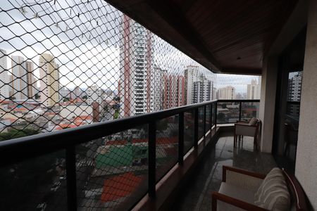 Apartamento à venda com 205m², 4 quartos e 2 vagasSacada