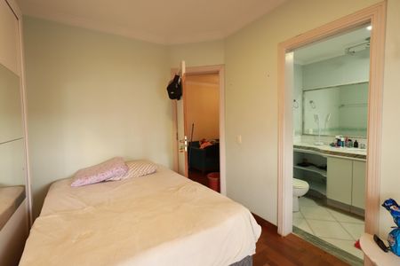 Apartamento à venda com 205m², 4 quartos e 2 vagasQuarto 3 - Suíte