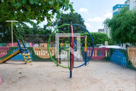 Apartamento à venda com 56m², 2 quartos e 1 vaga Apartamento à venda com 56m², 2 quartos e 1 vagaÁrea comum - Playground