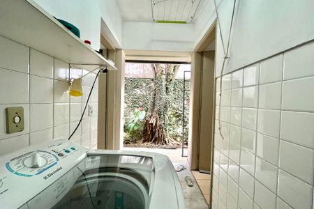 Casa à venda com 200m², 4 quartos e 2 vagas Casa à venda com 200m², 4 quartos e 2 vagasÁrea de Serviço