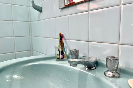 Casa à venda com 200m², 4 quartos e 2 vagas Casa à venda com 200m², 4 quartos e 2 vagasBanheiro 2