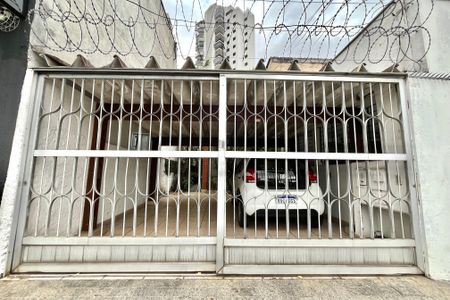 Casa à venda com 200m², 4 quartos e 2 vagas Casa à venda com 200m², 4 quartos e 2 vagasFachada