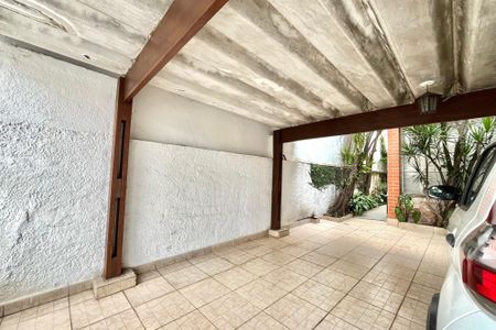 Casa à venda com 200m², 4 quartos e 2 vagas Casa à venda com 200m², 4 quartos e 2 vagasGaragem