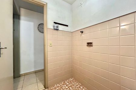 Casa à venda com 200m², 4 quartos e 2 vagas Casa à venda com 200m², 4 quartos e 2 vagasBanheiro 1