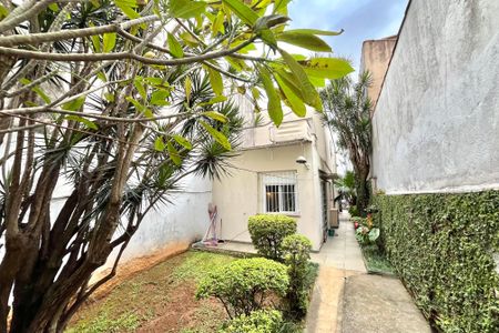 Casa à venda com 200m², 4 quartos e 2 vagas Casa à venda com 200m², 4 quartos e 2 vagasQuintal
