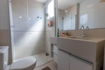 Apartamento à venda com 62m², 2 quartos e 2 vagasBanheiro da Suíte 2