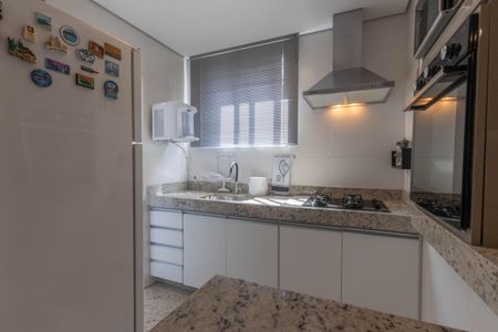 Apartamento à venda com 62m², 2 quartos e 2 vagasCozinha