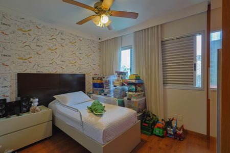 Apartamento à venda com 168m², 4 quartos e 3 vagasQuarto 2