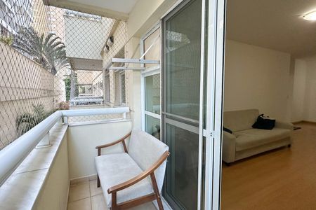 Apartamento à venda com 75m², 2 quartos e 1 vaga Apartamento à venda com 75m², 2 quartos e 1 vagaSala