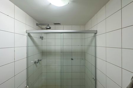 Apartamento à venda com 75m², 2 quartos e 1 vaga Apartamento à venda com 75m², 2 quartos e 1 vagaBanheiro social