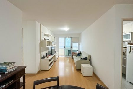 Apartamento à venda com 75m², 2 quartos e 1 vaga Apartamento à venda com 75m², 2 quartos e 1 vagaSala