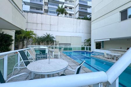 Apartamento à venda com 75m², 2 quartos e 1 vaga Apartamento à venda com 75m², 2 quartos e 1 vagaPiscina