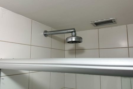 Apartamento à venda com 75m², 2 quartos e 1 vaga Apartamento à venda com 75m², 2 quartos e 1 vagaBanheiro social
