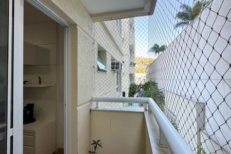 Apartamento à venda com 75m², 2 quartos e 1 vaga Apartamento à venda com 75m², 2 quartos e 1 vagaSala
