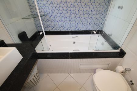 Casa à venda com 145m², 3 quartos e 4 vagasSuite 1 - Banheiro