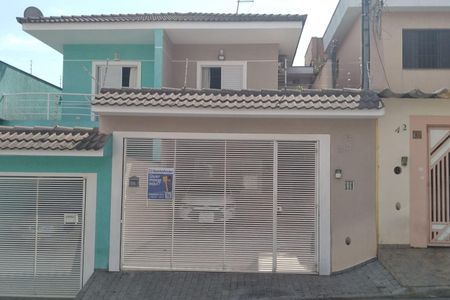 Casa à venda com 145m², 3 quartos e 4 vagasFachada