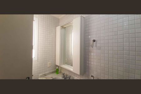 Apartamento à venda com 213m², 5 quartos e 6 vagas Apartamento à venda com 213m², 5 quartos e 6 vagasBanheiro da Suíte 3