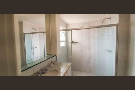 Apartamento à venda com 213m², 5 quartos e 6 vagas Apartamento à venda com 213m², 5 quartos e 6 vagasBanheiro da Suíte 1