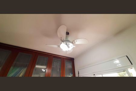 Apartamento à venda com 213m², 5 quartos e 6 vagas Apartamento à venda com 213m², 5 quartos e 6 vagasEscritório