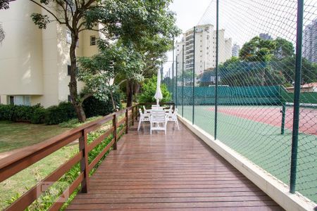 Apartamento à venda com 213m², 5 quartos e 6 vagas Apartamento à venda com 213m², 5 quartos e 6 vagasÁrea comum - Quadra de Tênis