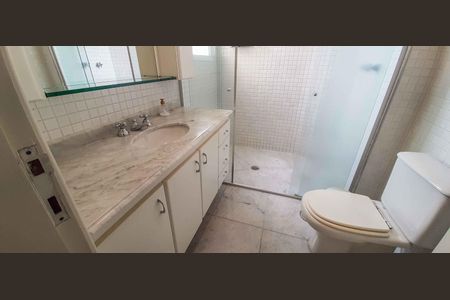 Apartamento à venda com 213m², 5 quartos e 6 vagas Apartamento à venda com 213m², 5 quartos e 6 vagasBanheiro da Suíte 1