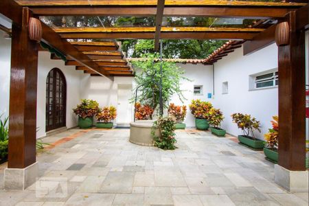 Apartamento à venda com 213m², 5 quartos e 6 vagas Apartamento à venda com 213m², 5 quartos e 6 vagasÁrea comum - Salão de festas