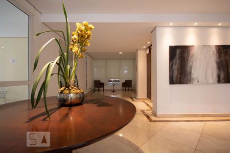 Apartamento à venda com 213m², 5 quartos e 6 vagas Apartamento à venda com 213m², 5 quartos e 6 vagasHall de Entrada