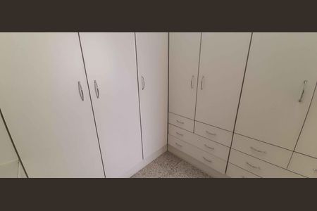 Apartamento à venda com 213m², 5 quartos e 6 vagas Apartamento à venda com 213m², 5 quartos e 6 vagasDispensa