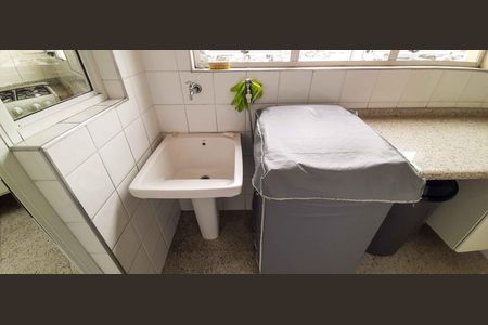 Apartamento à venda com 213m², 5 quartos e 6 vagas Apartamento à venda com 213m², 5 quartos e 6 vagasÁrea de Serviço