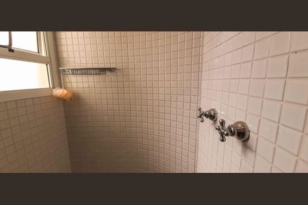 Apartamento à venda com 213m², 5 quartos e 6 vagas Apartamento à venda com 213m², 5 quartos e 6 vagasBanheiro da Suíte 2