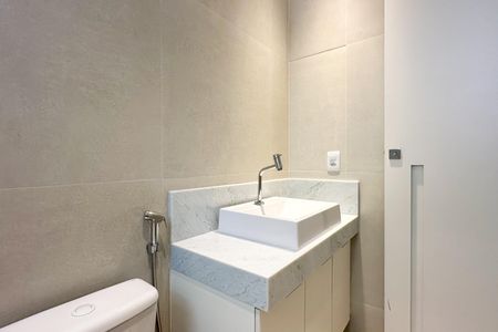 Apartamento à venda com 58m², 1 quarto e sem vaga Apartamento à venda com 58m², 1 quarto e sem vagaBanheiro Social