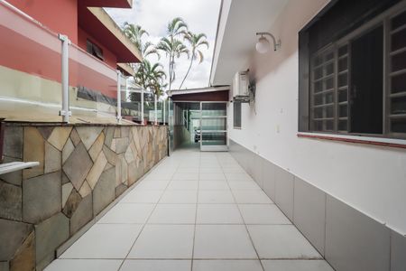 Casa à venda com 300m², 3 quartos e 6 vagas Casa à venda com 300m², 3 quartos e 6 vagasÁrea externa