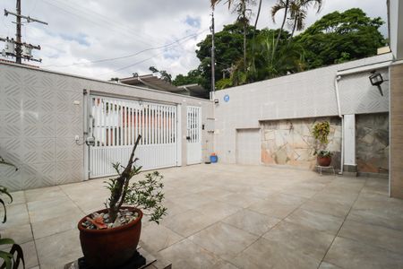 Casa à venda com 300m², 3 quartos e 6 vagas Casa à venda com 300m², 3 quartos e 6 vagasGaragem