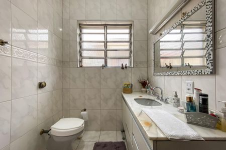 Casa à venda com 160m², 4 quartos e 2 vagas Casa à venda com 160m², 4 quartos e 2 vagasBanheiro