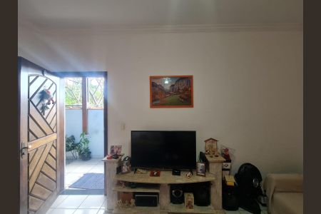 Casa à venda com 125m², 2 quartos e 2 vagas Casa à venda com 125m², 2 quartos e 2 vagasSala