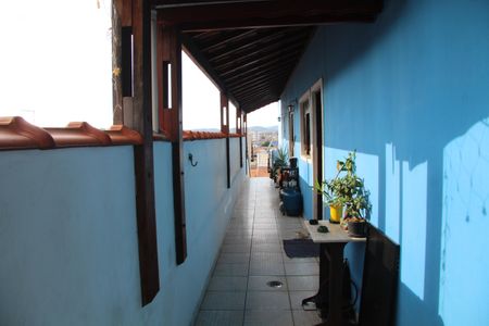 Casa à venda com 125m², 2 quartos e 2 vagasCorredor 