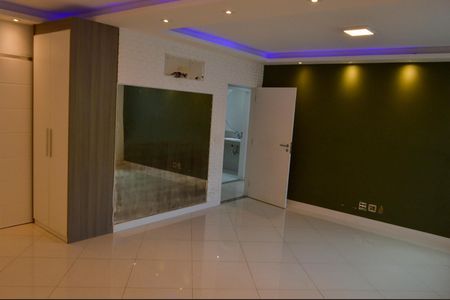 Casa de condomínio à venda com 243m², 4 quartos e 3 vagas Casa de condomínio à venda com 243m², 4 quartos e 3 vagasSuíte 1