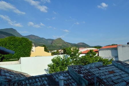 Casa de condomínio à venda com 243m², 4 quartos e 3 vagas Casa de condomínio à venda com 243m², 4 quartos e 3 vagasVista da Varanda