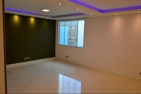 Casa de condomínio à venda com 243m², 4 quartos e 3 vagas Casa de condomínio à venda com 243m², 4 quartos e 3 vagasSuíte 1